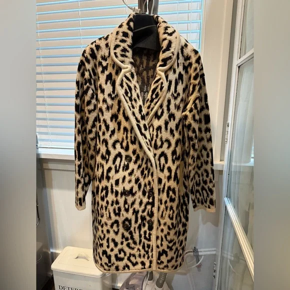J.Crew midweight sweater jacket in leopard print. - Picture 2 of 4